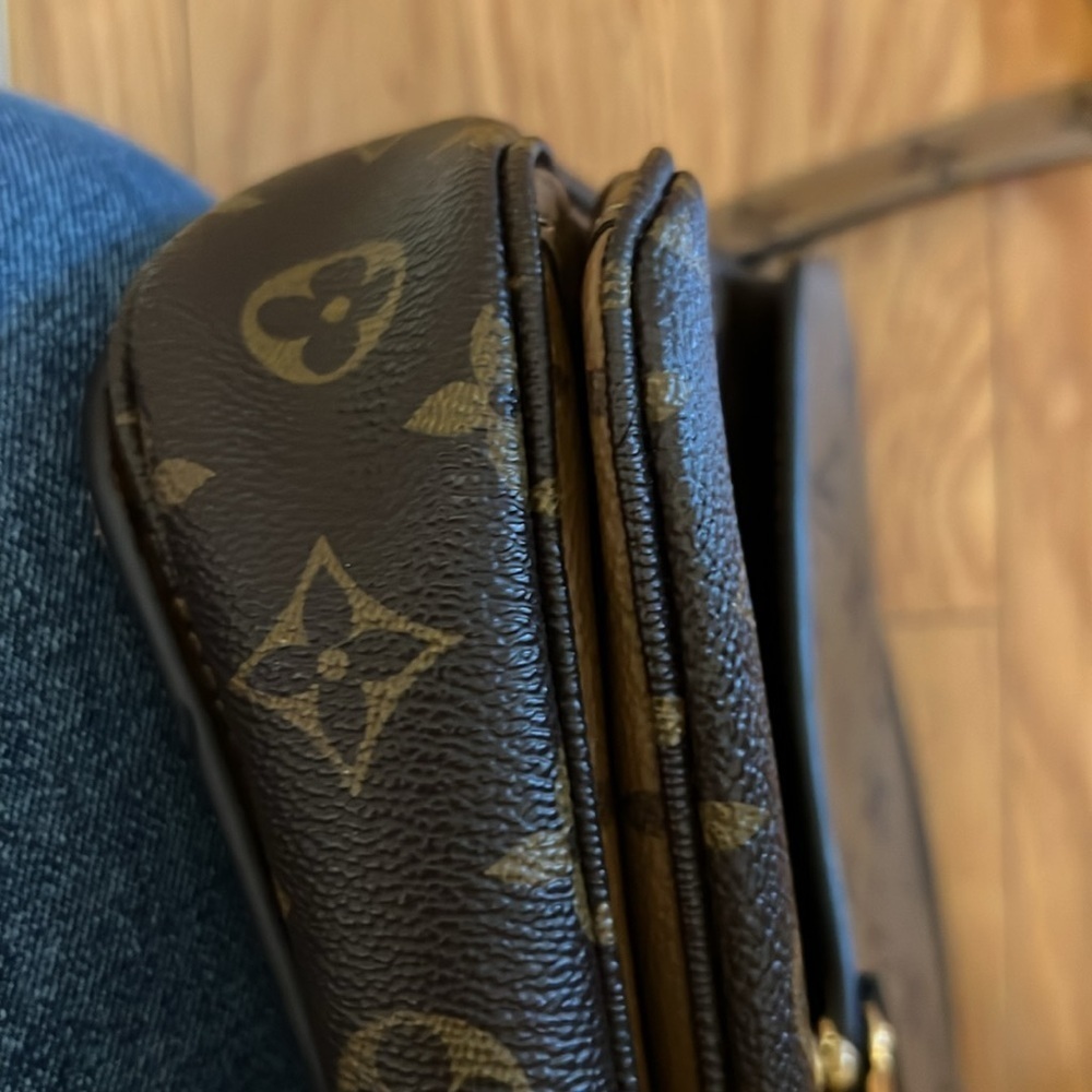 Louis Vuitton AUTHENTIC  Reversible Pochette Métis - Picture 5 of 9